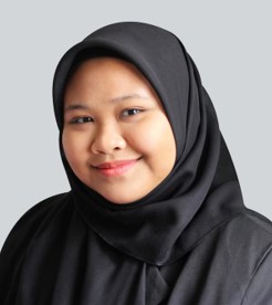 Red Cover Customer Service Rep Husna Nabila